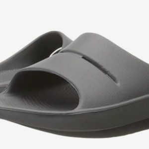 OOFOS OOahh Slide Sandal Unisex Slate Gray